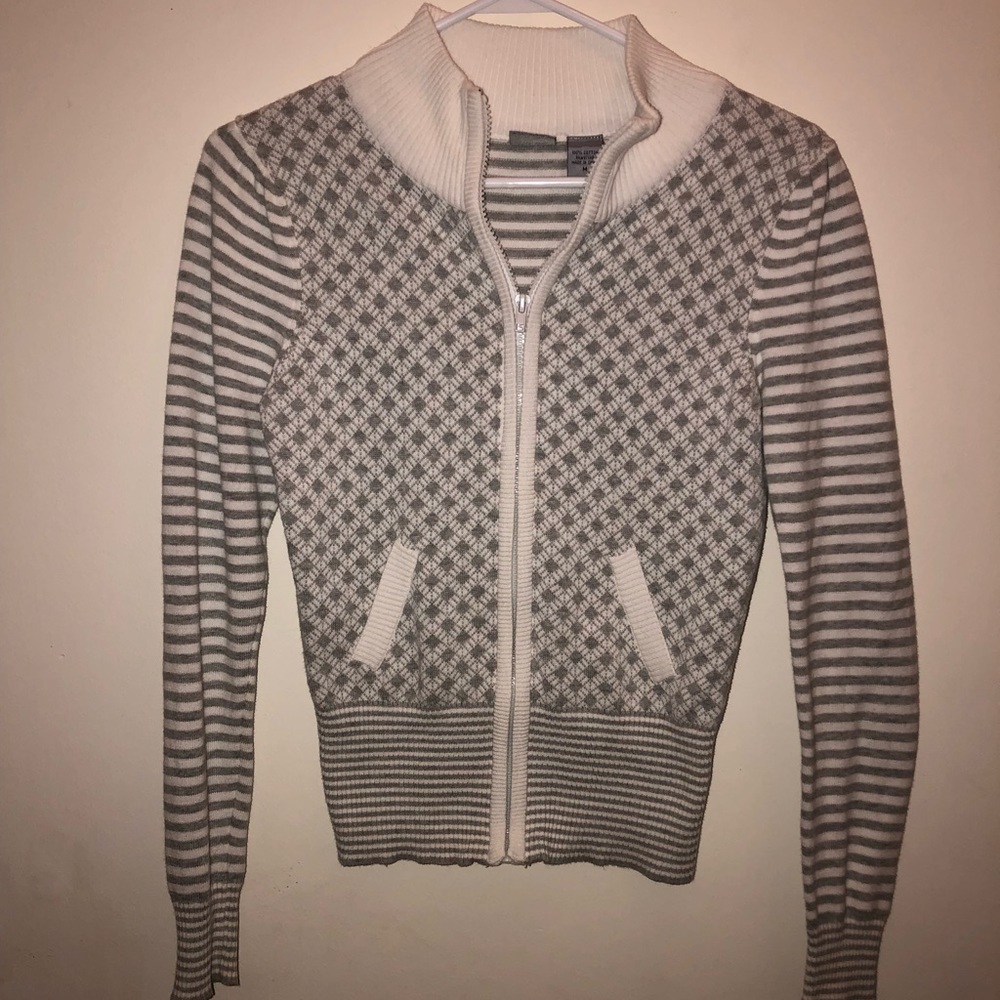 Medium Buckle Daytrip zip up sweater